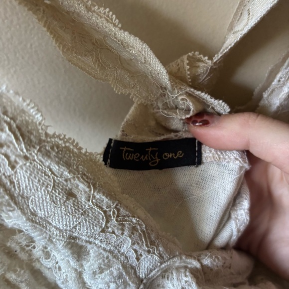 Twenty One Lace Tank Top - Picture 3 of 9